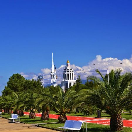 Viva Blue Batumi Aparthotel Eksteriør bilde